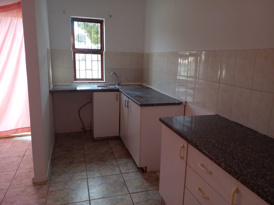 To Let 2 Bedroom Property for Rent in Thornton Western Cape